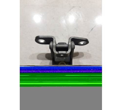 Петля двери(передняя правая верхняя)