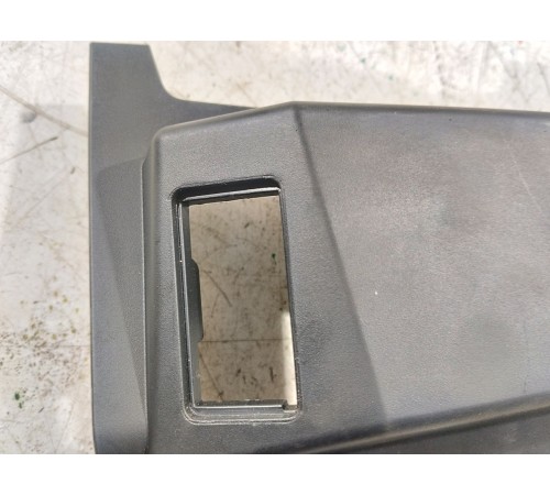 Накладка центральной консоли с розеткой 12v