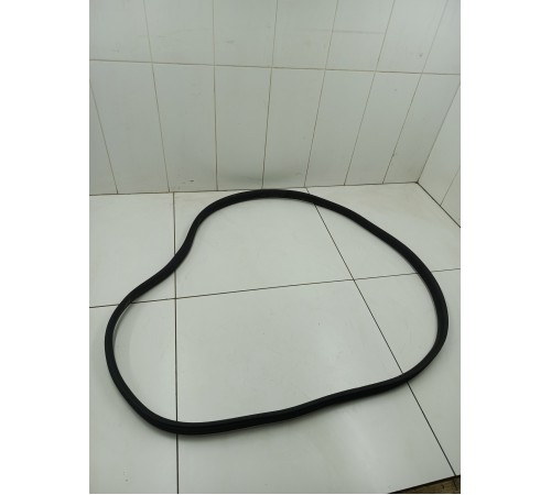 Уплотнитель двери задний правый