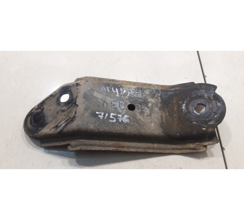 Кронштейн подрамника (левый)