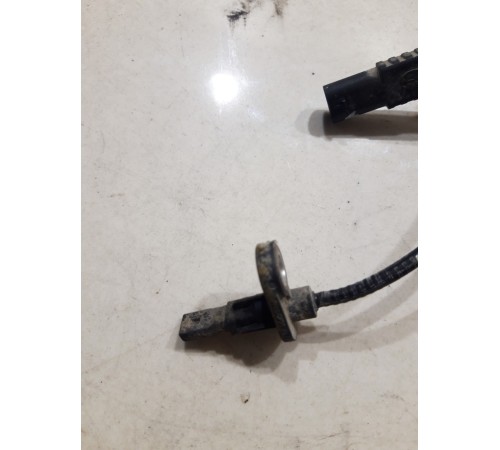 Датчик ABS(передний правый)