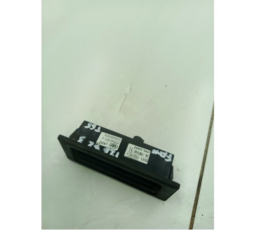 Кнопка открывания багажника