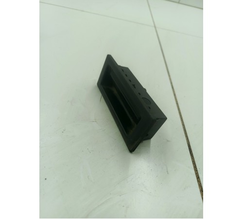 Кнопка открывания багажника