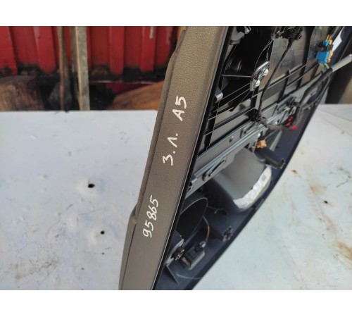 Обшивка двери (задняя левая)