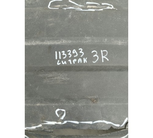 Брызговик задний правый верхний