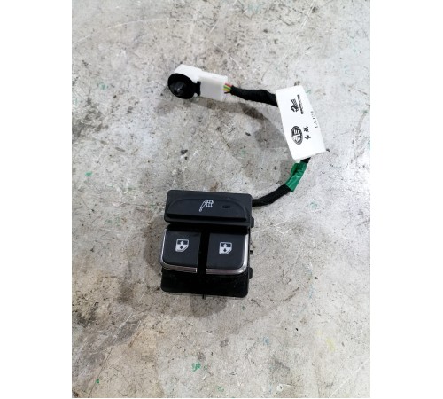 Кнопки стеклоподьемника задние левые