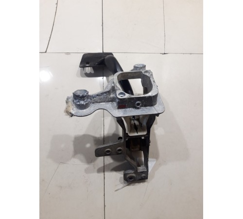 Педаль тормоза