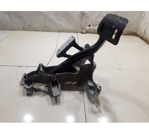 Педаль тормоза