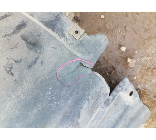 Локер (подкрылок) передний левый