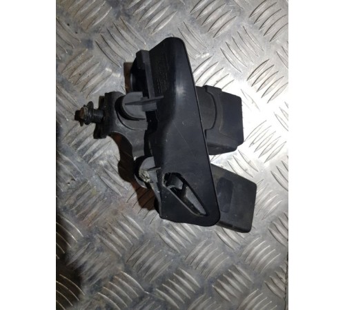 Ответная часть ремня безопасности задн.