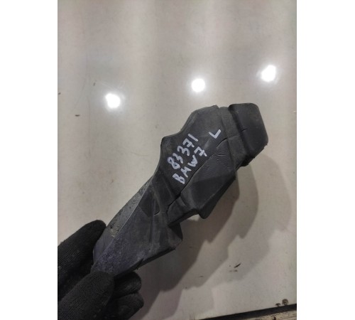 Уплотнитель стойки (левый)