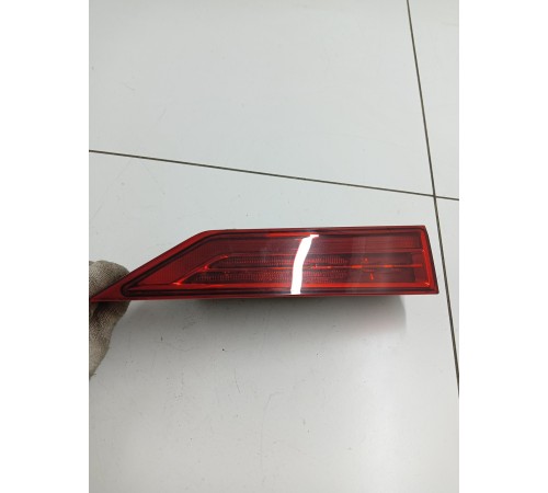 Фонарь крышки багажника левый