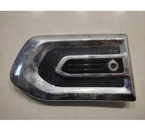 Накладка крыла декоративная передняя правая