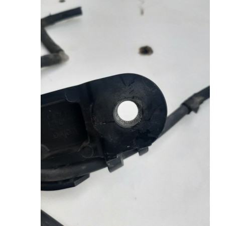 Поводок стеклоочистителя (правый)