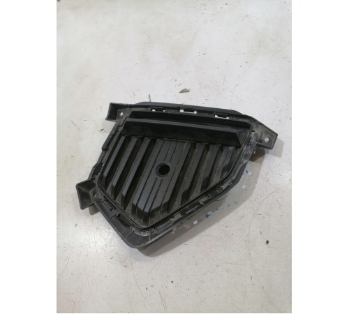 Накладка переднего бампера левая