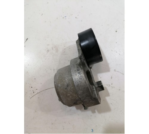 Натяжитель ремня с роликом