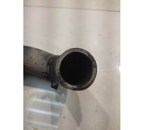 Патрубок системы охлаждения