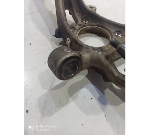 Кулак поворотный(передний правый)