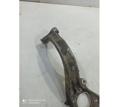 Кулак поворотный(передний правый)