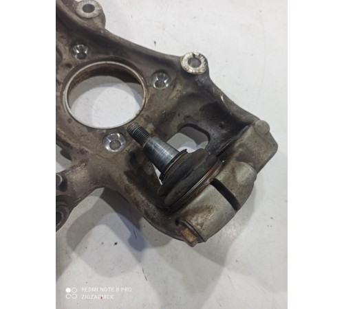 Кулак поворотный(передний правый)