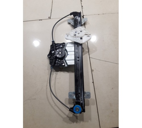 Стеклоподъемник двери (задний правый)