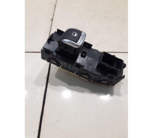 Кнопка стеклоподъемника (задняя, правая)