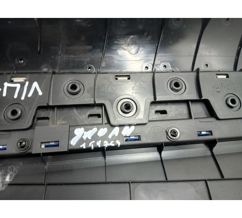 Обшивка двери передняя левая