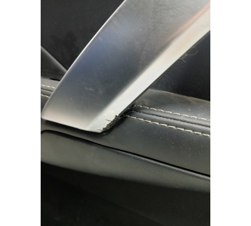 Обшивка двери передняя левая