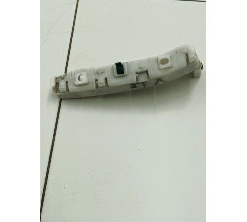 Кронштейн бампера передний левый