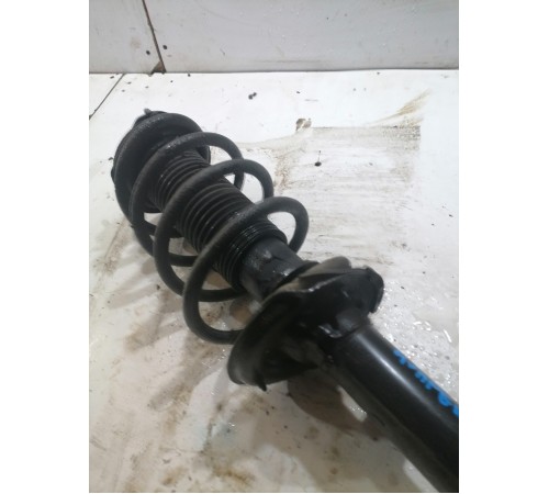 Амортизатор подвески передний правый в сборе