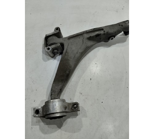 Рычаг подвески (передний правый)