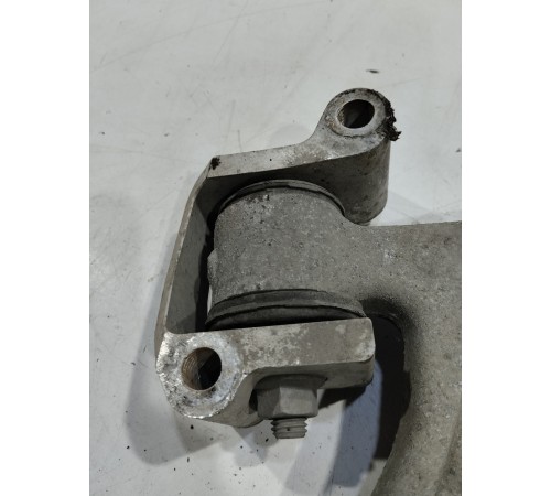 Рычаг подвески (передний правый)