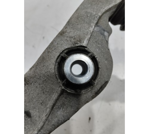 Рычаг подвески (передний правый)