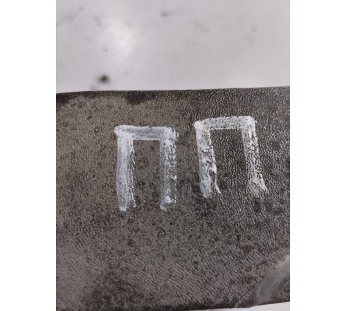 Кулак поворотный(передний правый)