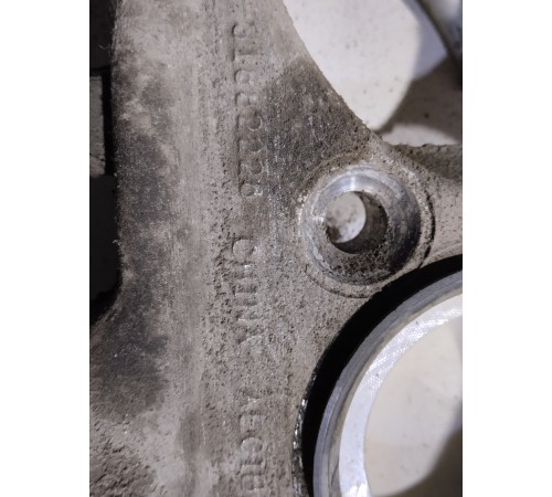 Кулак поворотный(передний правый)