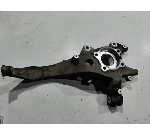 Кулак поворотный(передний правый)