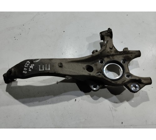 Кулак поворотный(передний правый)