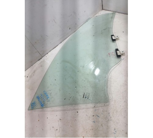 Стекло двери переднее правое