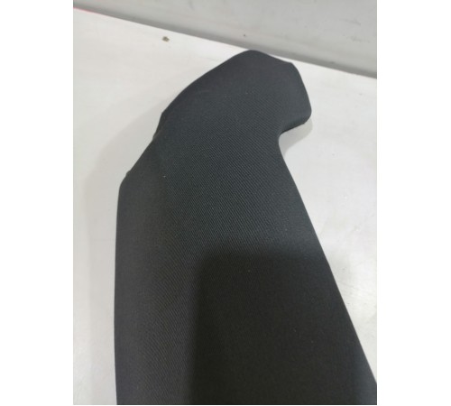 Боковая поддержка заднего сиденья правая