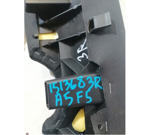 Боковая поддержка заднего сиденья правая