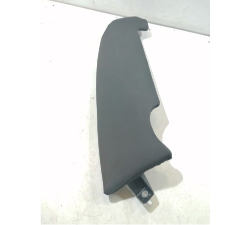 Боковая поддержка заднего сиденья правая