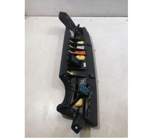 Боковая поддержка заднего сиденья правая