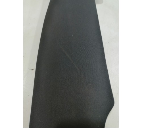 Боковая поддержка заднего сиденья правая