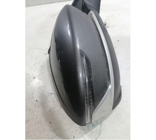 Зеркало правое 