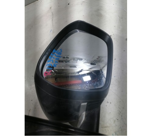 Зеркало правое 