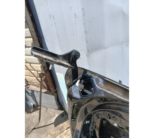 Дверь багажника со стеклом