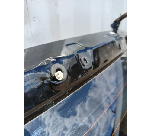 Дверь багажника со стеклом