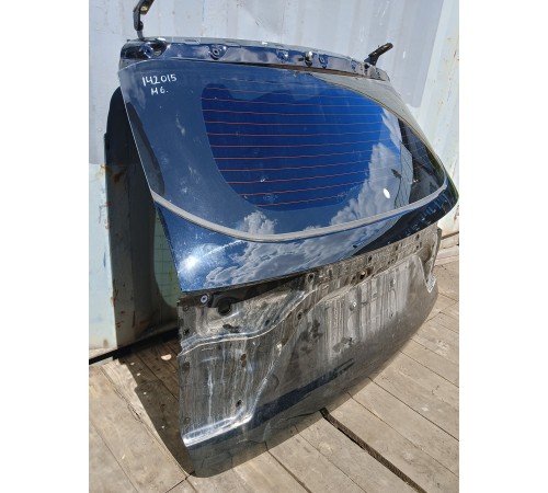 Дверь багажника со стеклом