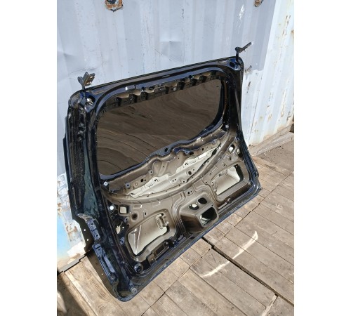 Дверь багажника со стеклом