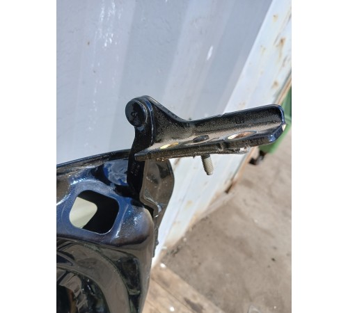 Дверь багажника со стеклом